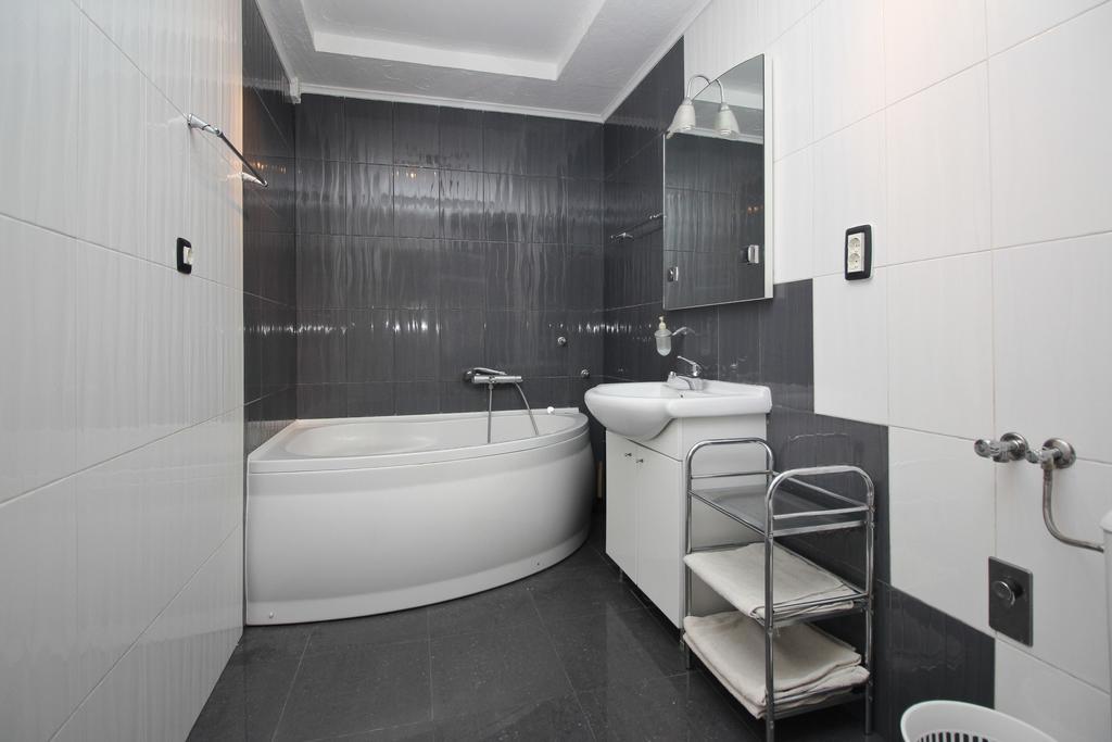 Apartment Dražen Šilo Kamer foto