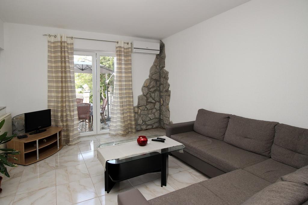 Apartment Dražen Šilo Kamer foto