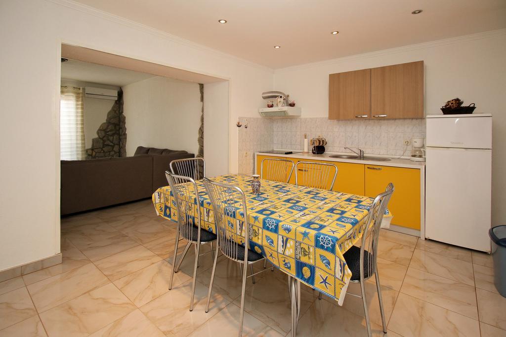 Apartment Dražen Šilo Kamer foto