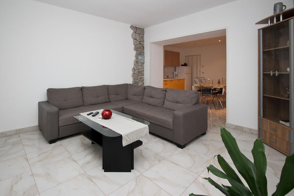 Apartment Dražen Šilo Kamer foto
