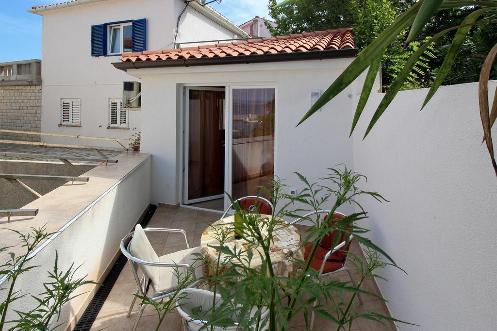 Apartment Dražen Šilo Buitenkant foto