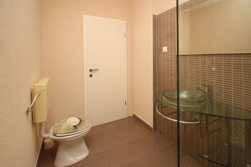 Apartment Dražen Šilo Buitenkant foto